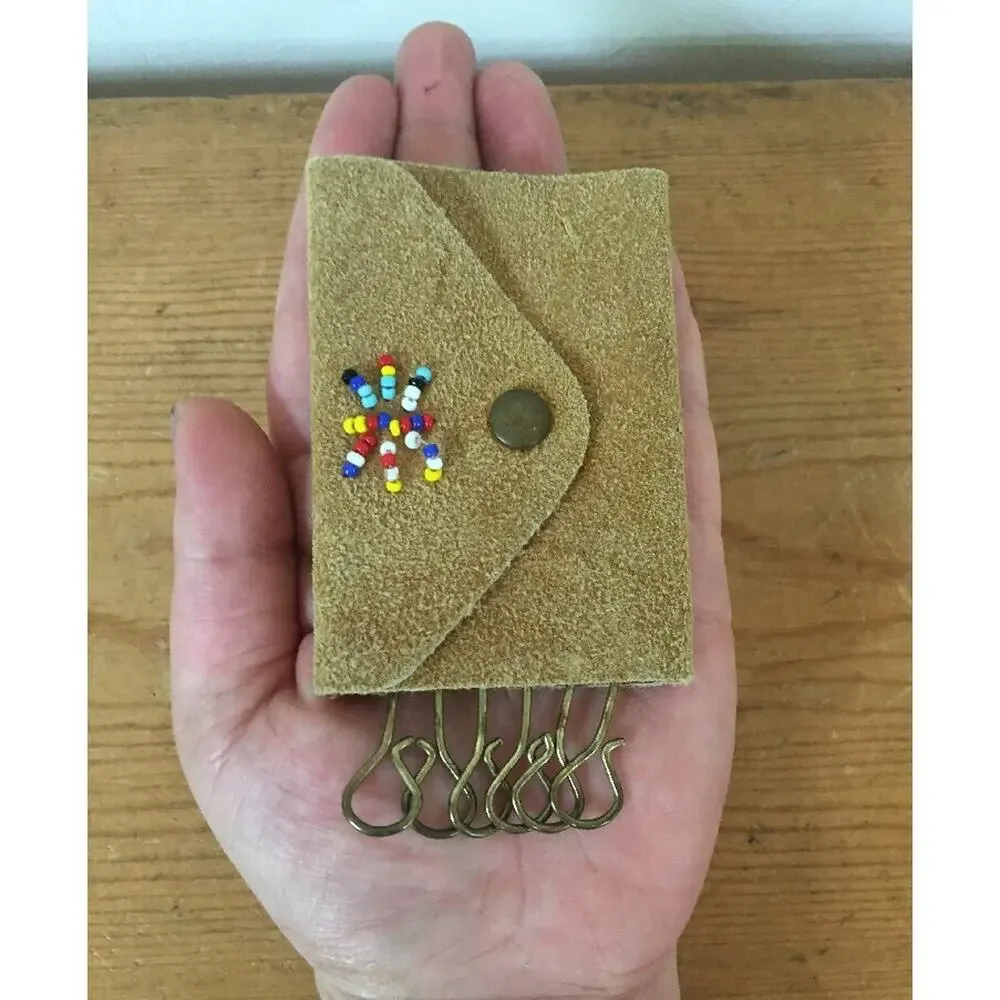 Vtg Southwestern Beaded Cow Hide Leather Snap Key Wallet Virginia VA Souvenir